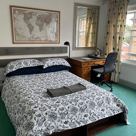 Lake Street Accommodation Оксфорд Екстериор снимка