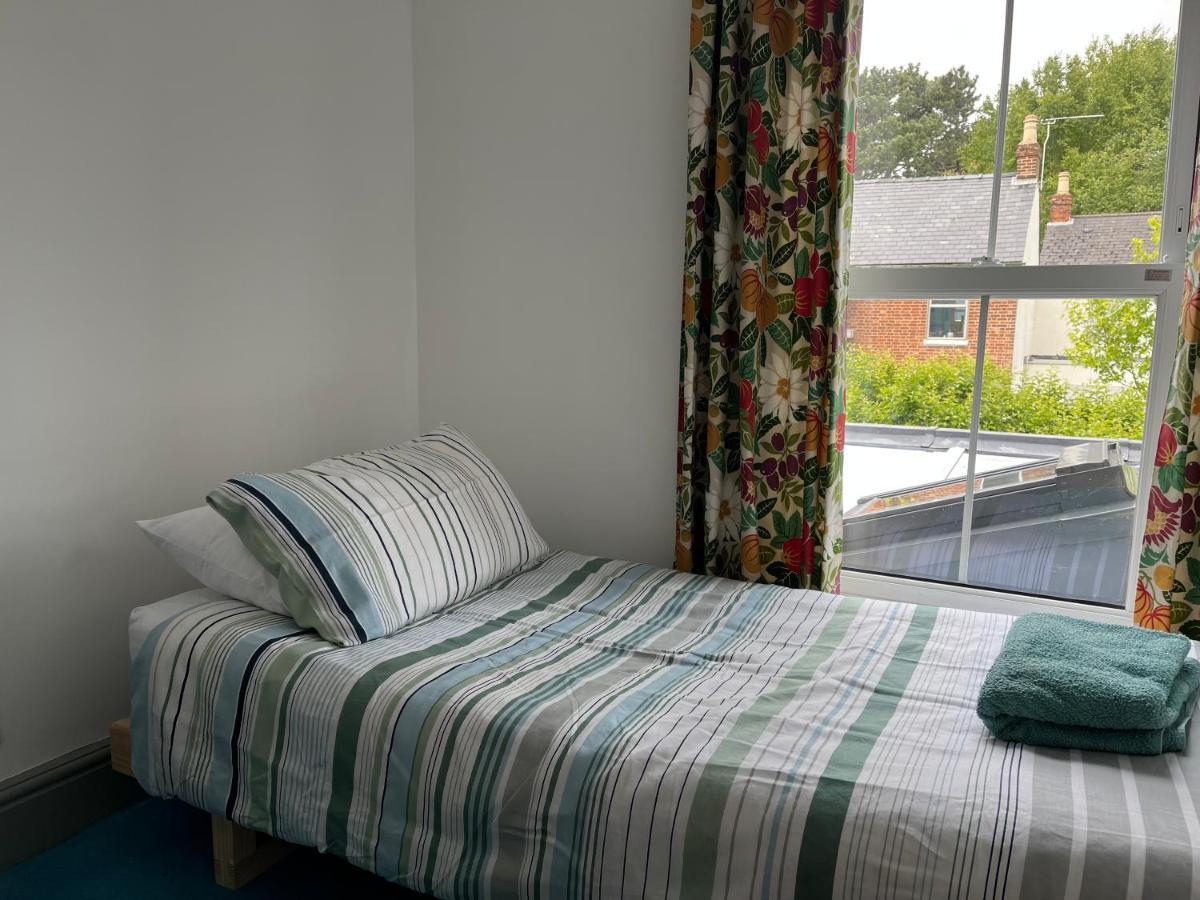 Lake Street Accommodation Оксфорд Екстериор снимка