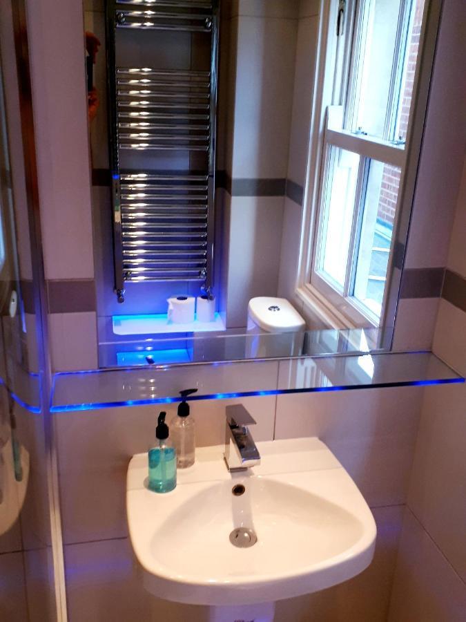 Lake Street Accommodation Оксфорд Екстериор снимка
