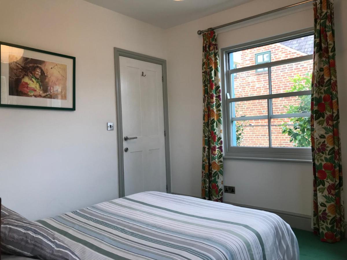 Lake Street Accommodation Оксфорд Екстериор снимка